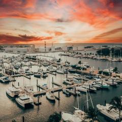 Resort chic on the water!