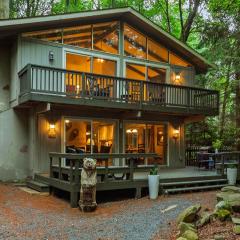 The Four Seasonal by AvantStay Hot Tub Spacious Deck Fire Pit