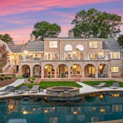 Shoreway Cove by AvantStay Waterfront Pool Dock