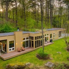Secluded Modern Enclosed Patio Forest Views Woodland Zen by AvantStay
