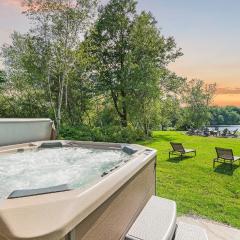 Waterside Haven by AvantStay Lakefront Hot Tub Game Room Fire Pit