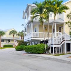 Coral Garden by AvantStay Great Location w Balcony Shared Pool