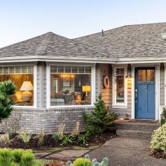 Truly a Treasure by AvantStay Walk to Beach Patio