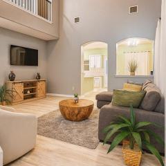 Modern Family Retreat, 4BR Home, Fast WiFi, Parking, Less than 15 mins from Austin