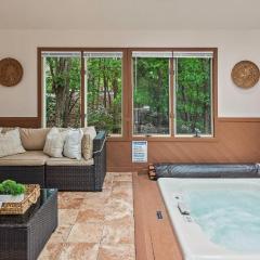 The Boulder Inn by AvantStay Indoor Hot Tub Game Room Outdoor Fire Pit