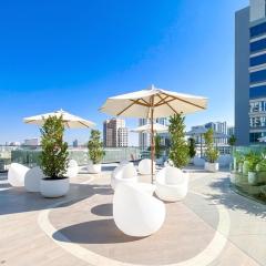 Stunning Luxury Apt Private Pool Binghatti Phantom