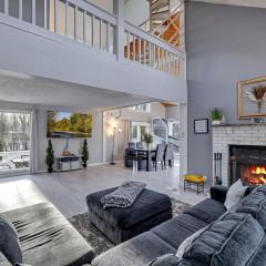 Family Home with Hot Tub - 1 Mile to Lake