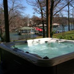 Lakeside Lodge by AvantStay Hot Tub Dock