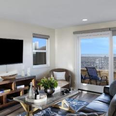 Balboa Breeze by AvantStay Beachfront Retreat Ocean View