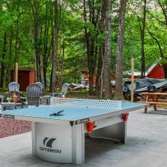 Maple Oasis by AvantStay Newly Built w Hot Tub Game Room Fire Pit