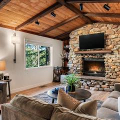 Geraldine Drive by AvantStay Hot Tub Views Walk to Trails Game Room