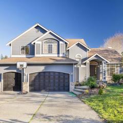 Brier 5BR Retreat w Pool Table Deck Central AC