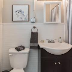 Comfortable beach front apartment in Singer Island