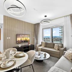 DVH Luxe Retreats, 2BR Yas Island, Ferrari World & Yas Mall