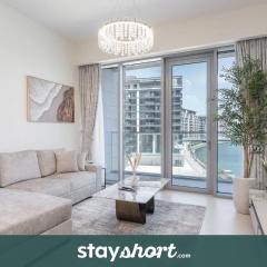 StayShort - Waterfront Living with a Spacious Layout