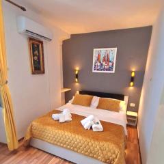INCHY ACCOMMODATION - in the center of Diocletian's Palace