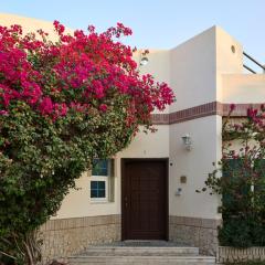 Unique Emirati Stay & Local Charm Villa 1