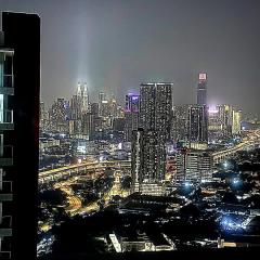 Ayazuki Sky Suite KLCC View 2BR Free Parking Netflix Swimming Pool