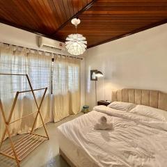 Chic Double Room Shared Bungalow near LRT SS1 PJ