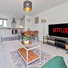 Stylish & Peaceful Bedford Apartment, FREE PARKING, Near M1 Motorway, LUXURY Condition Throughout, Sleeps 5 Guests
