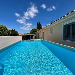 Très belle villa climatisée plain pied, WIFI, 3 chambres, piscine privée, proche du canal du midi et 4km de la mer LXPIN23
