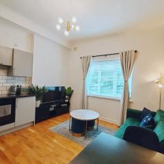 Chic 2 Bed Flat-Free Parking in Bournemouth Town Centre