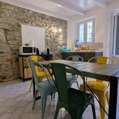 Casa colore intera casa nel borgo antico