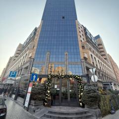 Republiq Square LUXURY with balcony