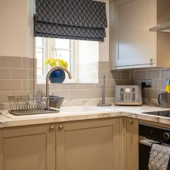 The Alehouse Retreat, The Crown Inn