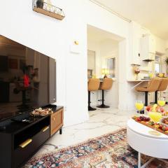 5 Bedrooms 2 Bathrooms Modern City Centre Home Free Parking