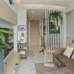 Rocco 513 - Corner 1 bedroom Serviced Apartment with Seaview