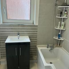 Spacious 4 bedroom apartment with parking