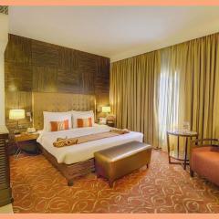 Hotel Royal Veda Palace - Near Shree Kashi Vishwanath Temple # Dashashwamedh Ghat Ganga Arti # Free Wi-Fi- Parking - Lift and Restaurant # Fully Air Conditioning Luxuary Rooms # BEST Family Friendly Hotel In Prime Location