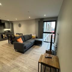 Modern & Spacious Studio Apartment in Leicester