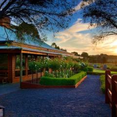 Deluxe Villa - Circa 1860s Homestead
