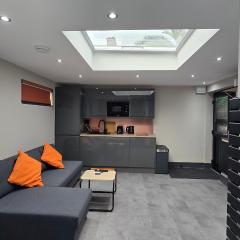 Sleek Skylight Studio in Wembley Park