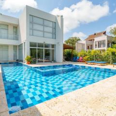 Beautiful 5BR Villa-Barú Private Pool-Beach club