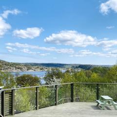 Lovely view & walking distance to the beach SE09150