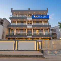FabHotel Groom Room