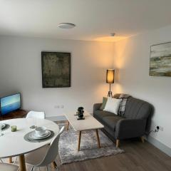 Refurbed 4BDR Home on Dock Road Near City Centre