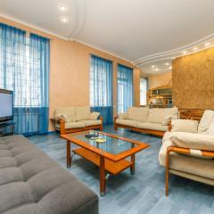 Three bedroom, 8 Lyuteranska str, Centre of Kiev