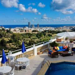 Villa Amora City Sky Line Views and Billiards Room by Haven and Keys Malta