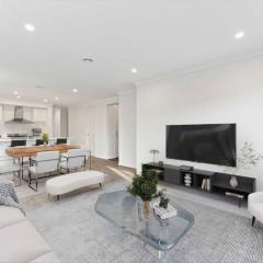 Chic New BBQ Bright 4R Aircon WiFi Laundry Parking