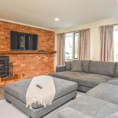 Ovens Valley Retreat - Spacious and cosy home
