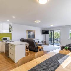 Central Chic- Beautifully appointed townhouse