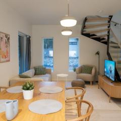 Brand new, stylish house, sauna, parking