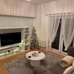 Cosy two bed apartment, Shirley