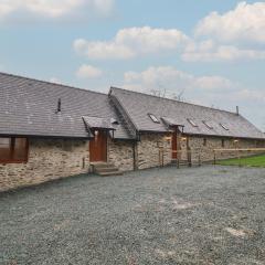 Godre'r Gyrn, Plas Moelfre Hall Barns