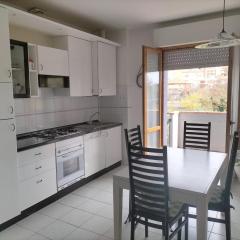 S355 - Sirolo, ampio trilocale con terrazzo e posto auto