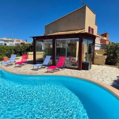 Villa sur l'ile des marinas avec piscine, parking et ponton privé